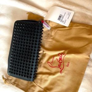 Panettone Spikes Calfskin Zip Wallet
CHRISTIAN LOUBOUTIN